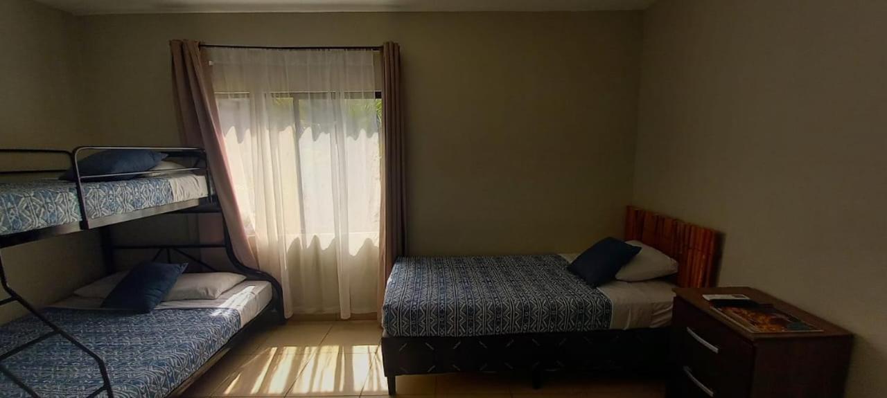 Reef On The Water Hotel Tamanique Room photo