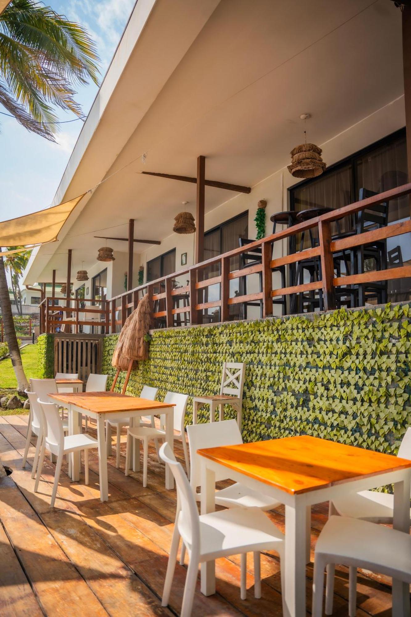 Reef On The Water Hotel Tamanique Exterior photo