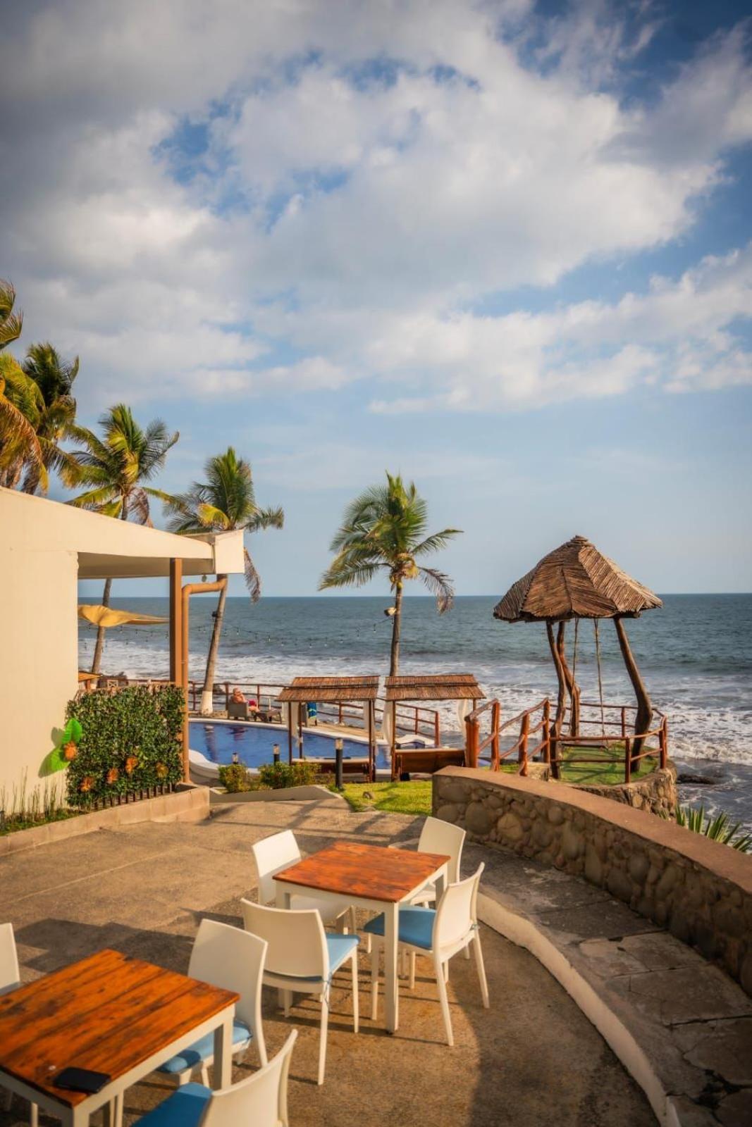 Reef On The Water Hotel Tamanique Exterior photo