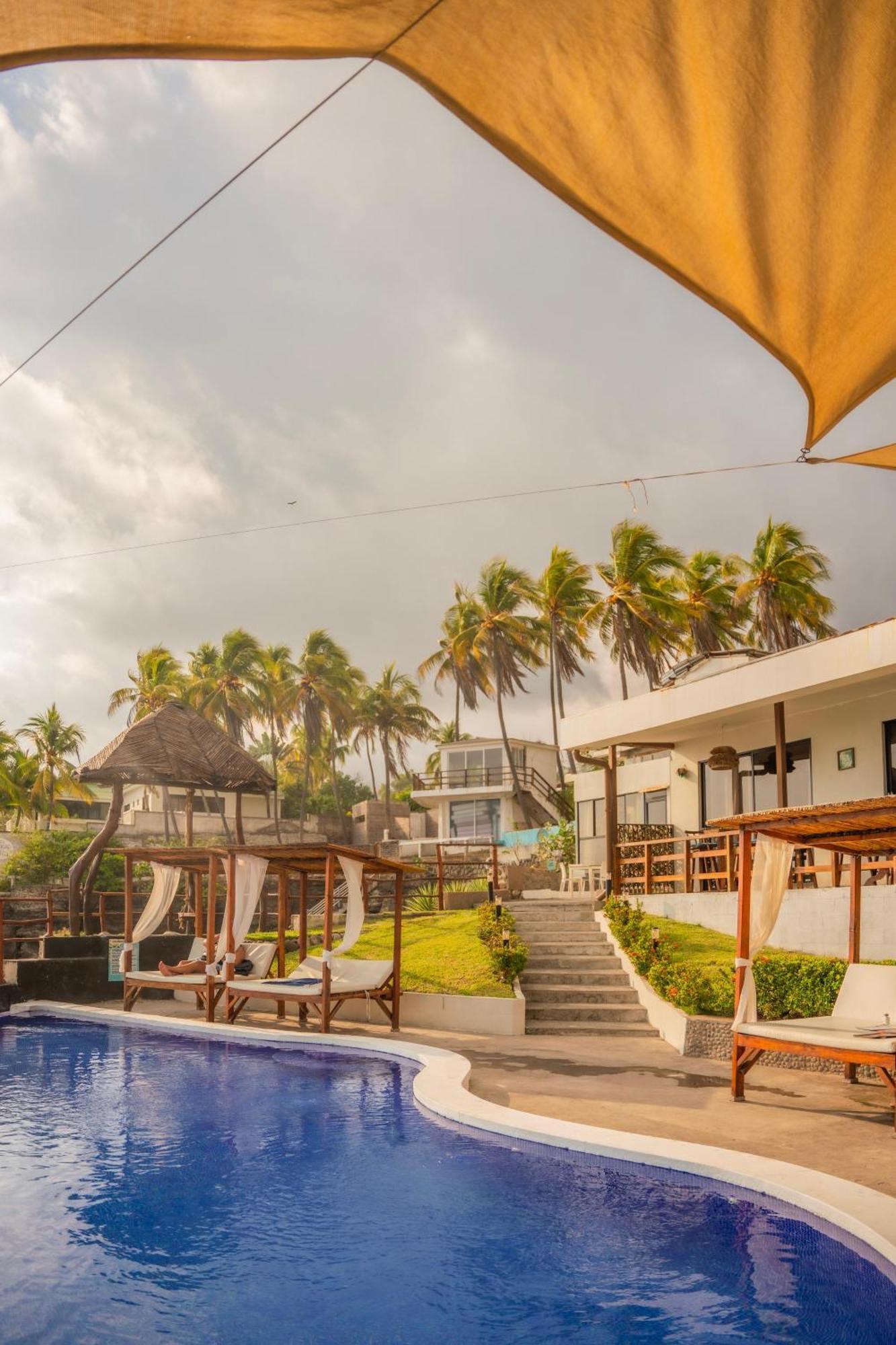 Reef On The Water Hotel Tamanique Exterior photo